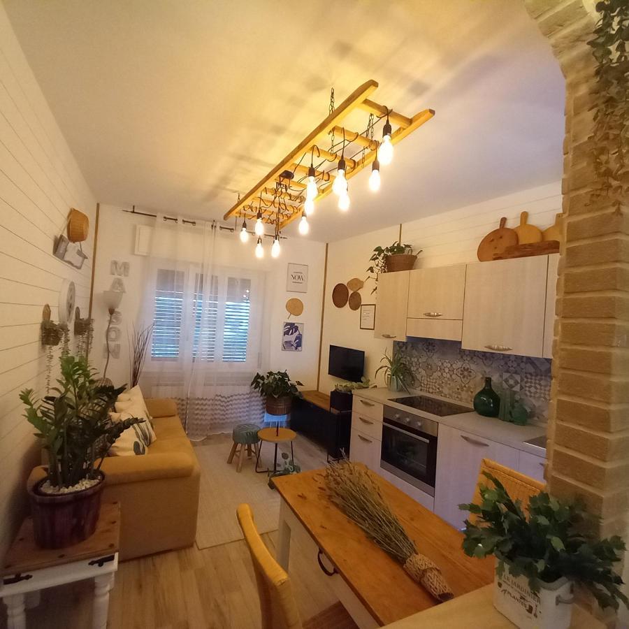 Ferienwohnung Casa Fiorita 22 Porto Ceresio Exterior foto